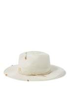 قبعة فيدورا بشريط ذقن وحلي